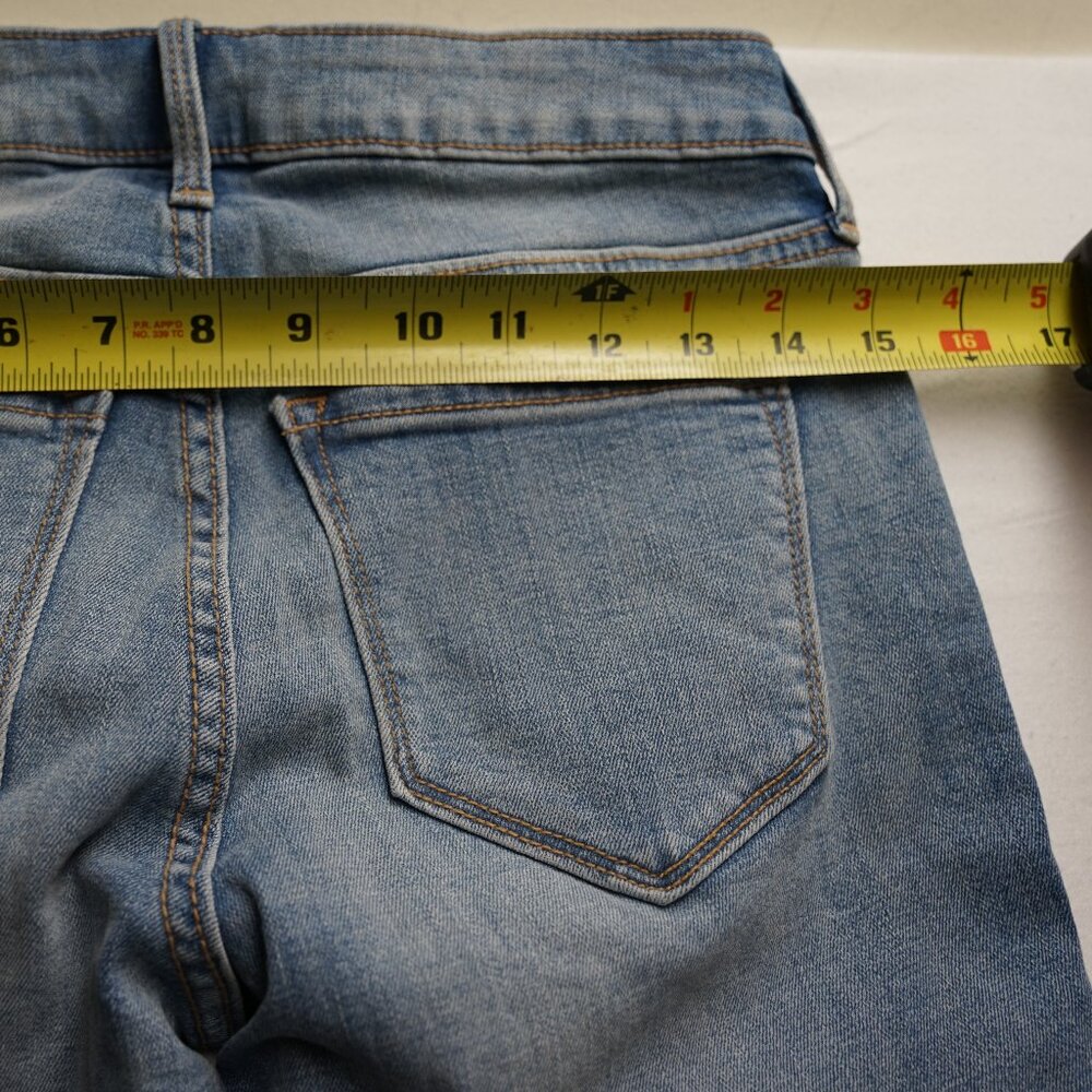 Women's Mid Rise Skinny Jeans, Light Wash, Size 2 - Picture 7 of 11